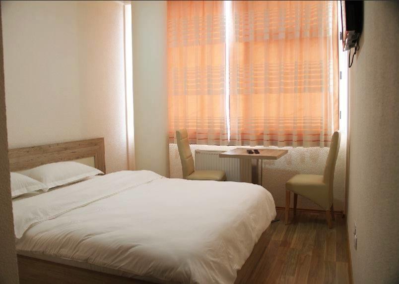 Bolero Hotel Ferizaj Exterior foto